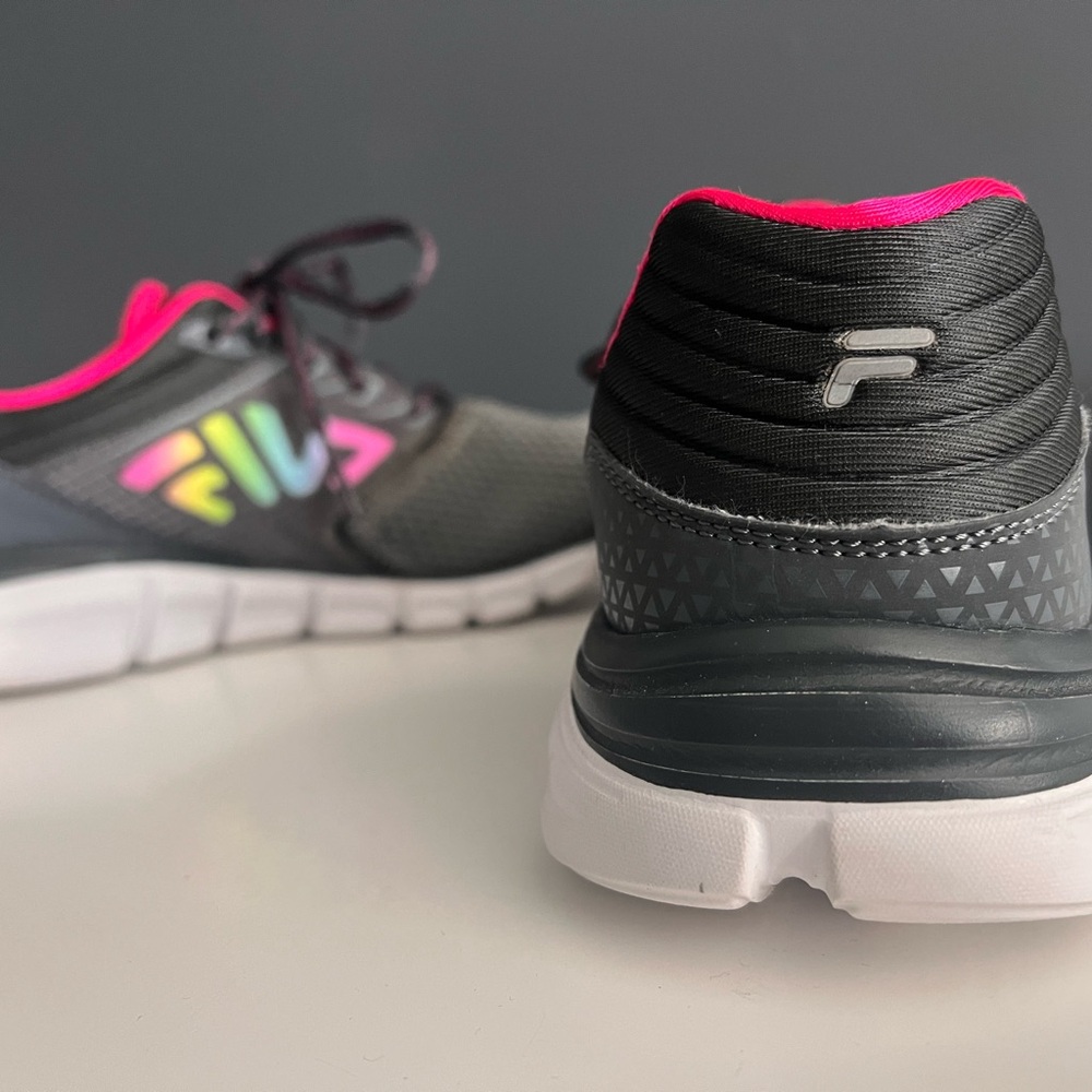 Fila Women's Memory
Multiswift Running Shoe - Gray with Pink / Rainbow - Picture 8 of 13